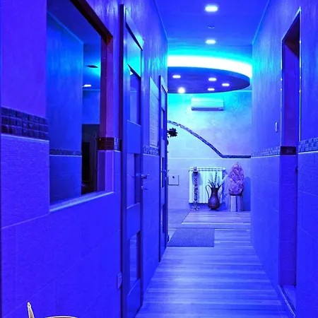 Le Parisien Hotel