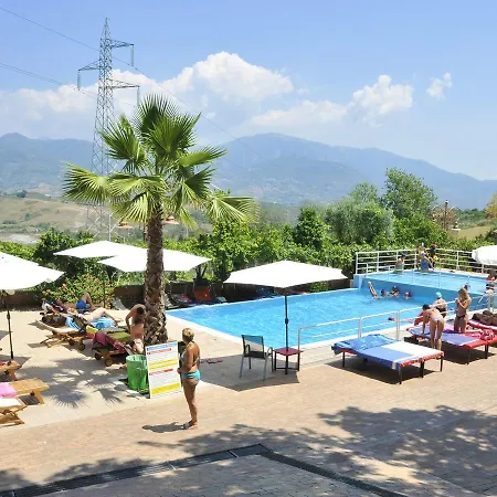 Resort Le Parisien Montecorvino Pugliano