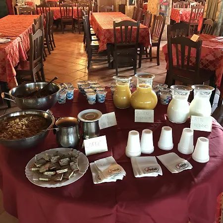 Le Parisien Hotel *